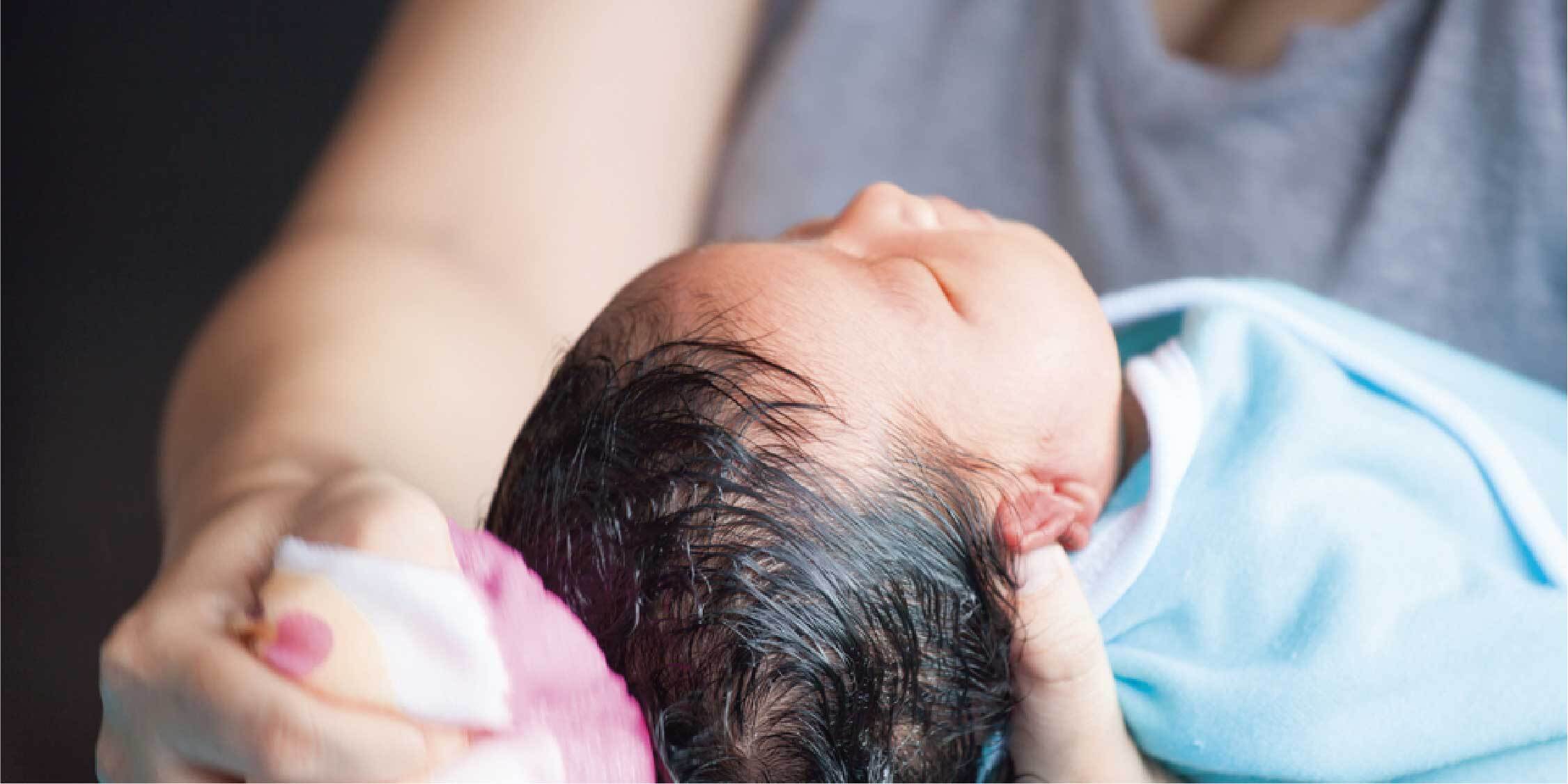 Aturan dan Cara Memandikan Bayi Baru Lahir