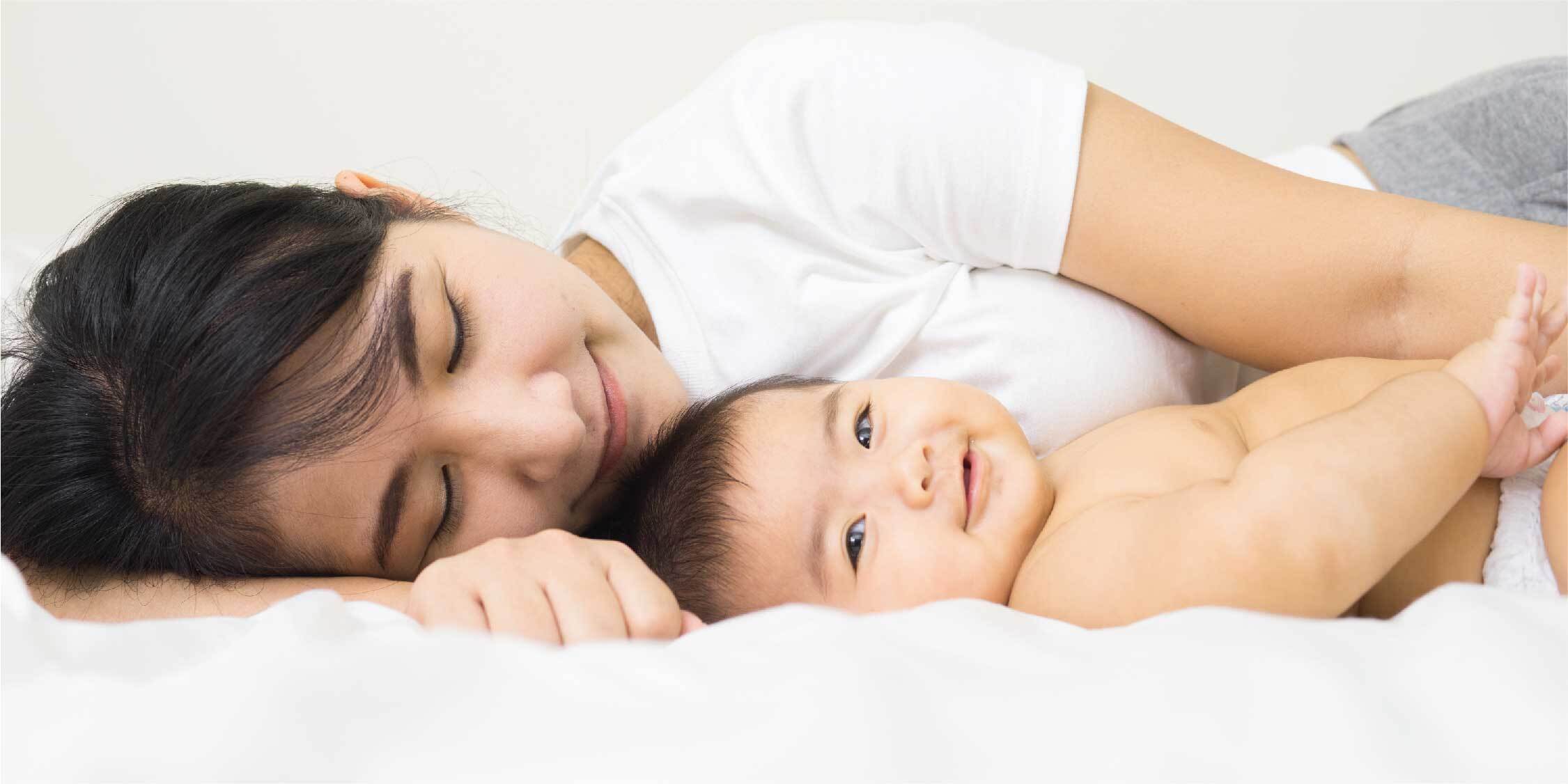 3 Posisi Tidur yang Baik Setelah Melahirkan Agar Mom ...